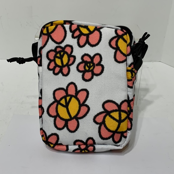 White floral canvas crossbody - Picture 5 of 12
